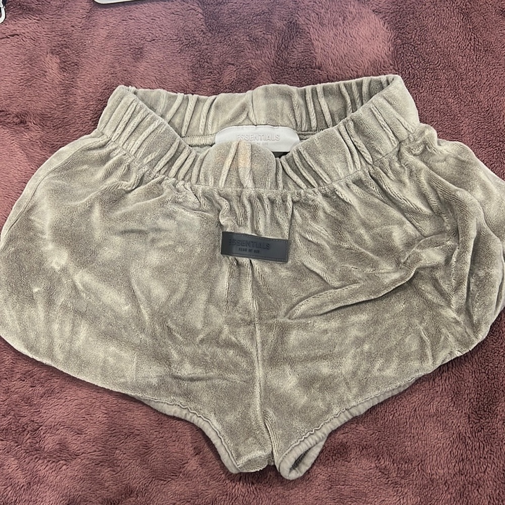 essential wood velvet shorts